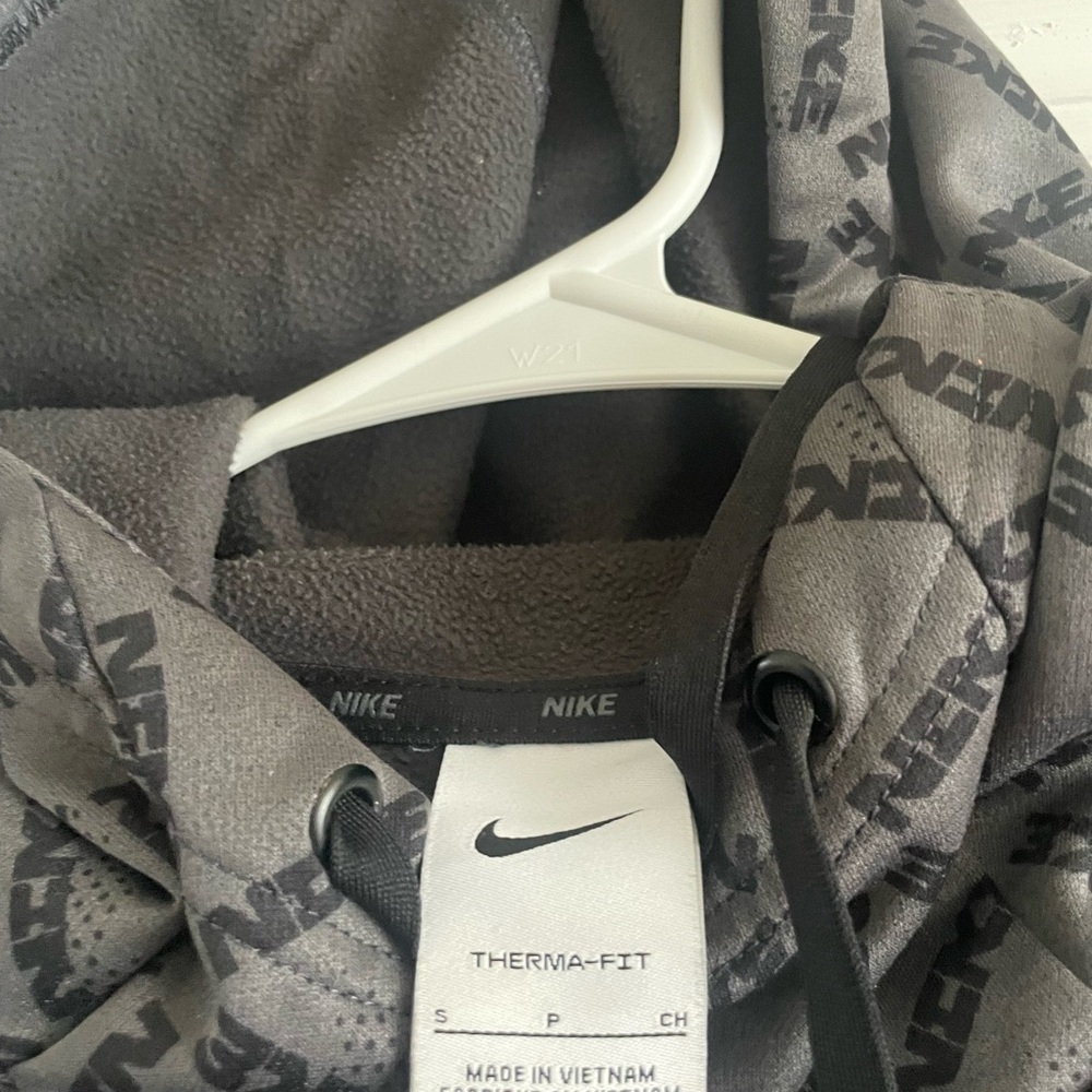 Nike Therma-Fit Hoodie in Dark Gray